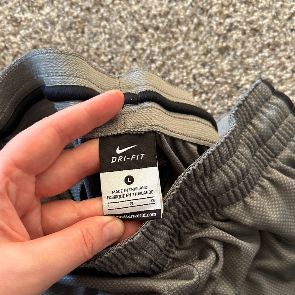 Nike Men's Athletic Shorts in Gray and Blue - Picture 2 of 4